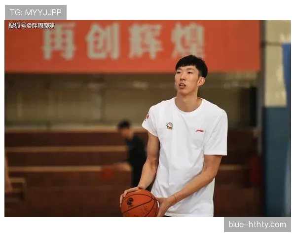 周琦训练完倒头就睡，身边人都说看他不像是运动员活得太“随性”了